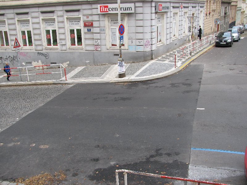 Vyznačení přechodu pro chodce na rozhraní ulic Slavíkova+Vozová