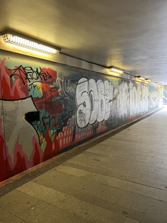 Podchod Strasnicka  (metro Strasnicka)